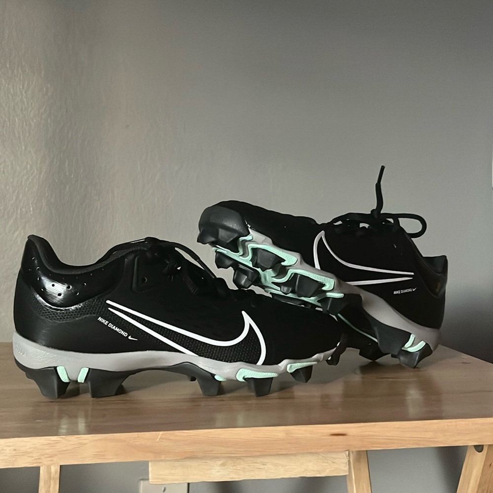 W Hyper-diamond 4 Keystone Nike Softball shoes.